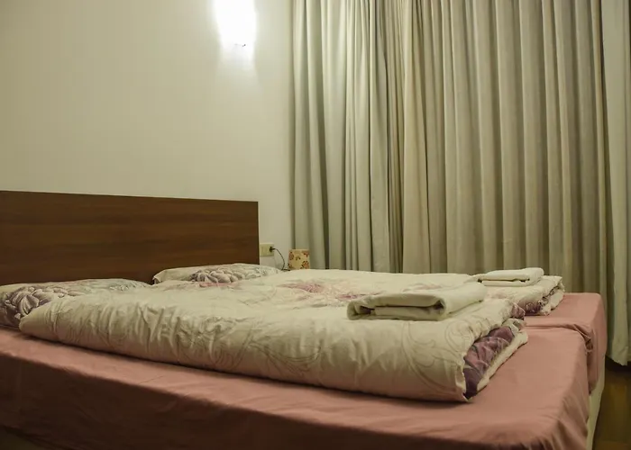 Апартамент Dinos 2 Bed Cozy At Close To The Lift Банско