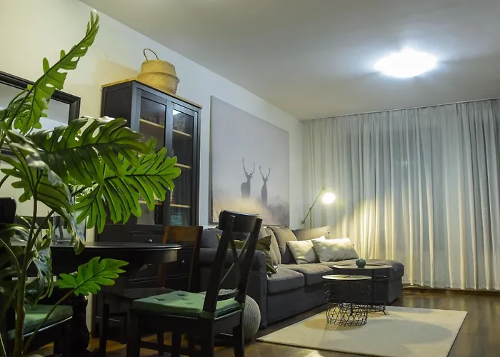 Dinos 2 Bed Cozy At Close To The Lift Апартамент Банско