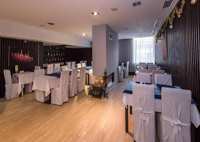 Dinos 2 Bed Cozy At Close To The Lift شقة