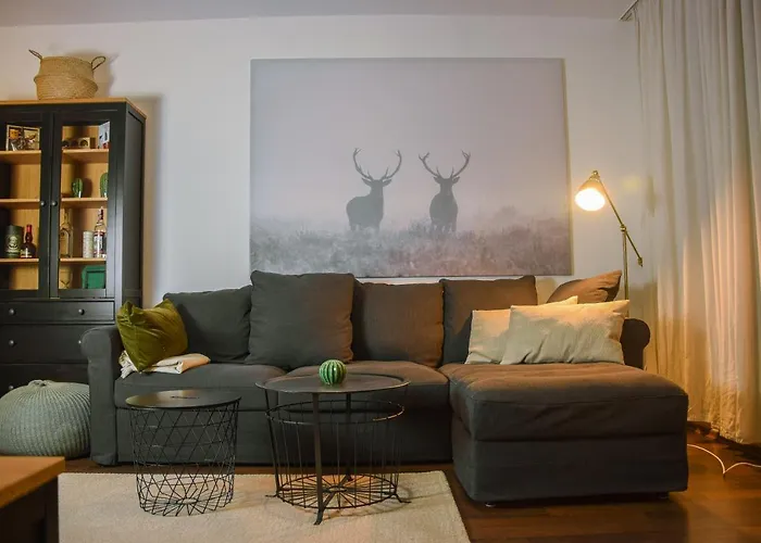 Dinos 2 Bed Cozy At Close To The Lift شقة *